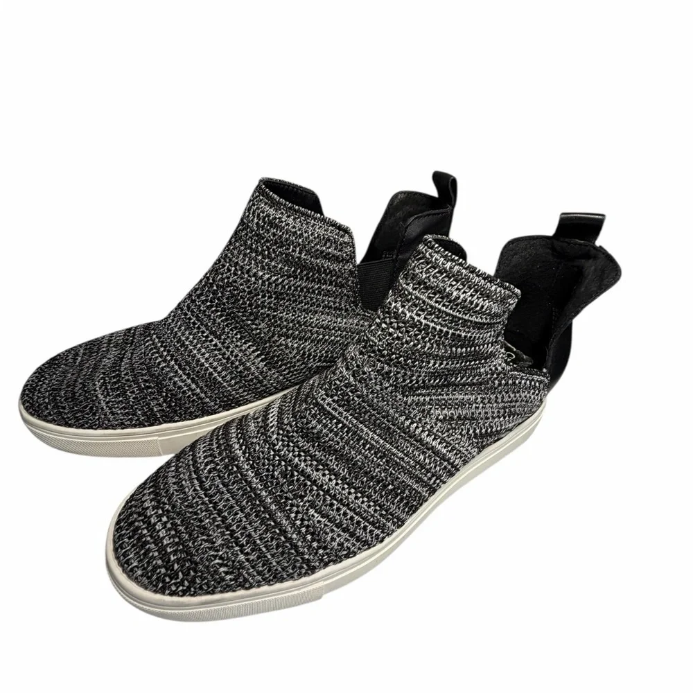Chelsea & Violet Cielo Flyknit Wedge  Slip-On Sneakers Sz 8.5